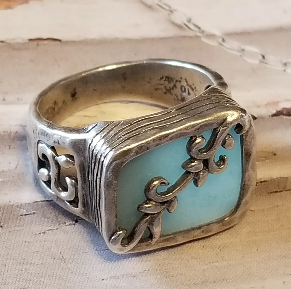 Silpada Sterling Silver & Blue Quartz Ring - Picture 5 of 12